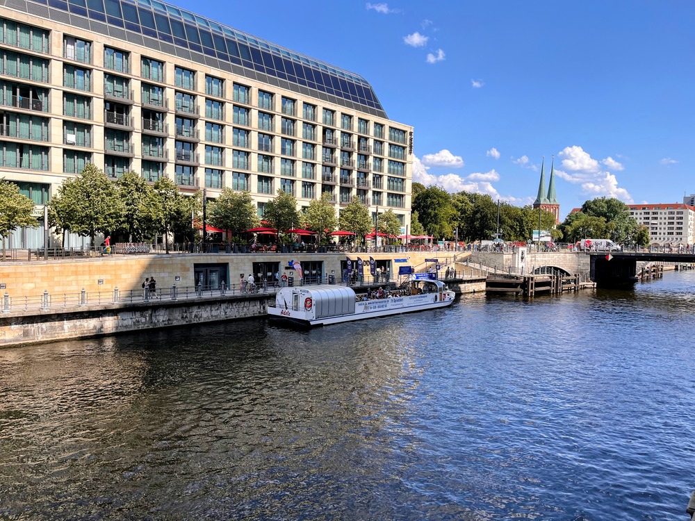 Anlegestelle: Domaquareé / Berliner Wassertaxi
