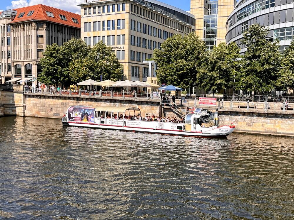 Anlegestelle Berliner Dom / Reederei Hadynski
