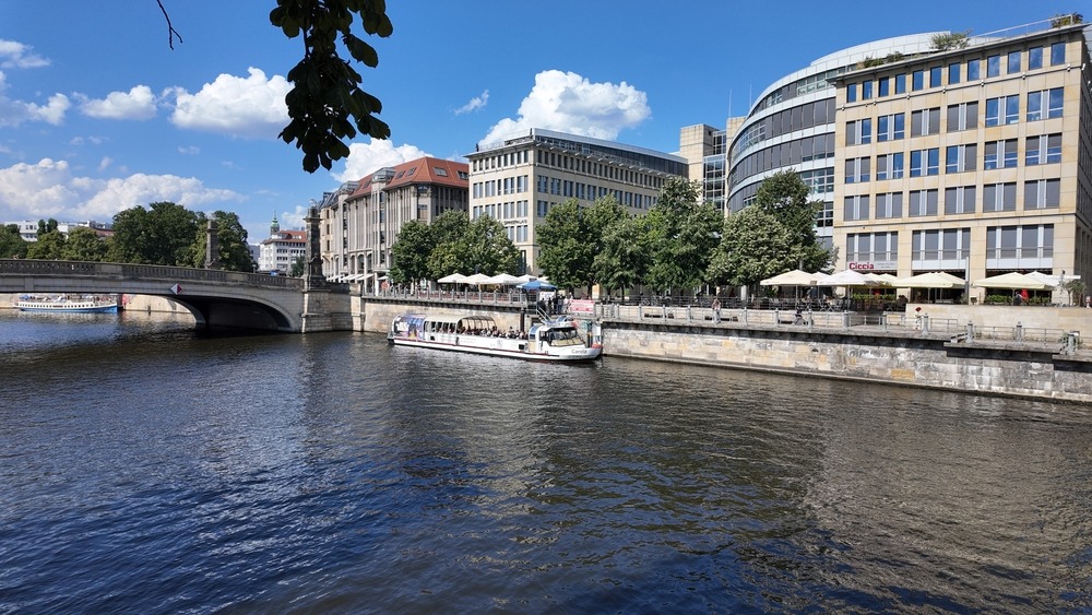 Anlegestelle Berliner Dom / Reederei Hadynski