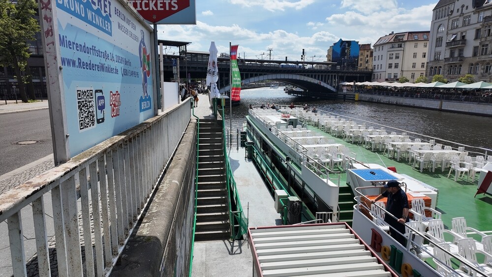 Barrierefreie Bootstouren durch Berlin