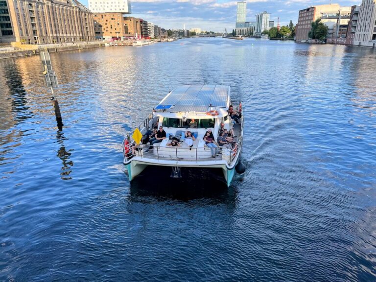 Solar Katamaran Berlin